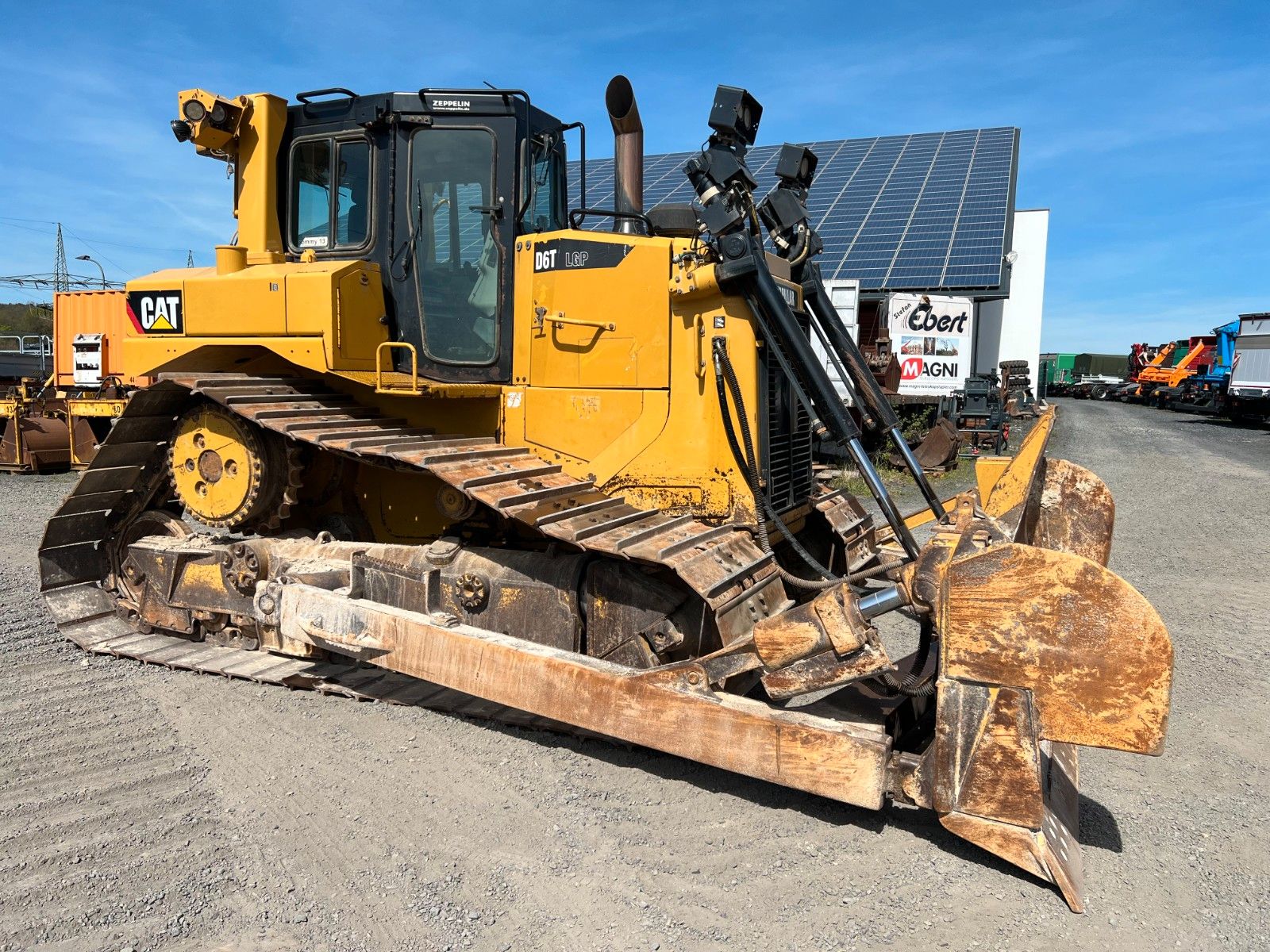 Fahrzeugabbildung CAT D6T LGP / 2014 / 16.261h / Klima / Ripperventil