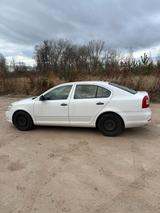 Skoda Octavia II 2.0 - Skoda Octavia aus 2012 mit Diesel-Antrieb: Limousine