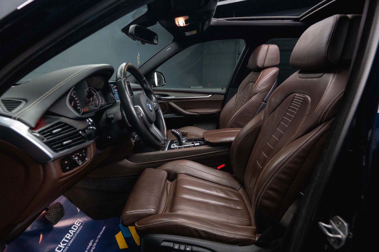 Fahrzeugabbildung BMW X5 M50d Performance *Pano*CarPlay*DAB*360°*  19%