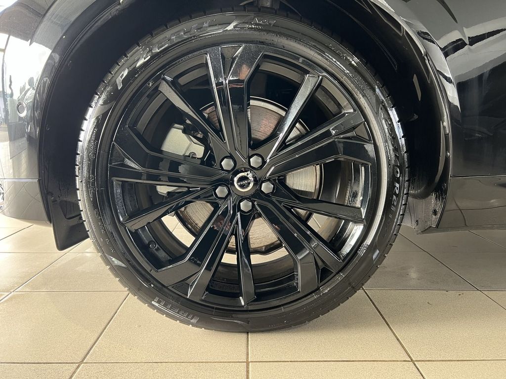 Volvo XC60 T6 Plus Black Edition Recharge AWD B&W HUD