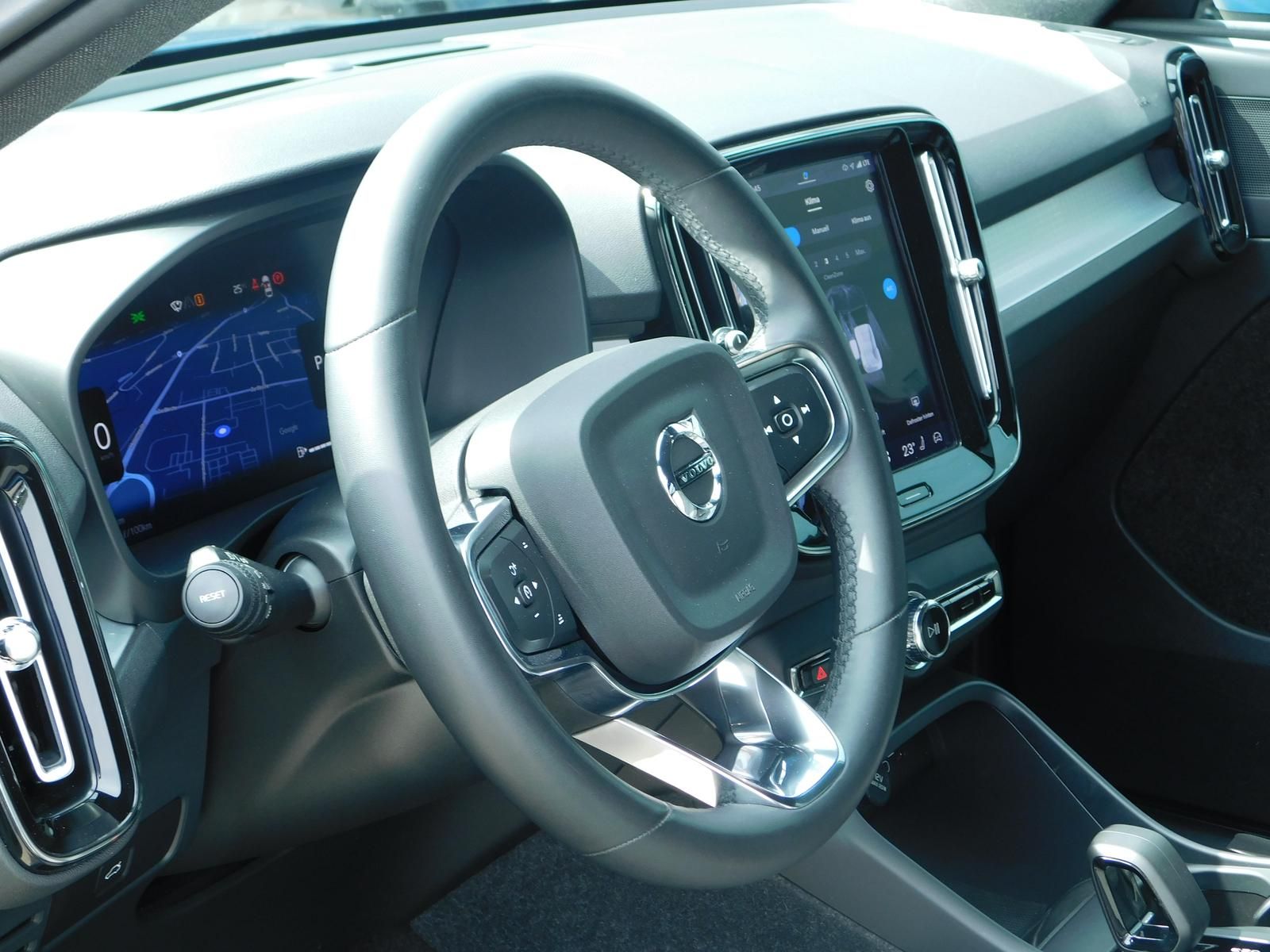 Fahrzeugabbildung Volvo XC40 B3 Core "ACC, 19-Zoll"