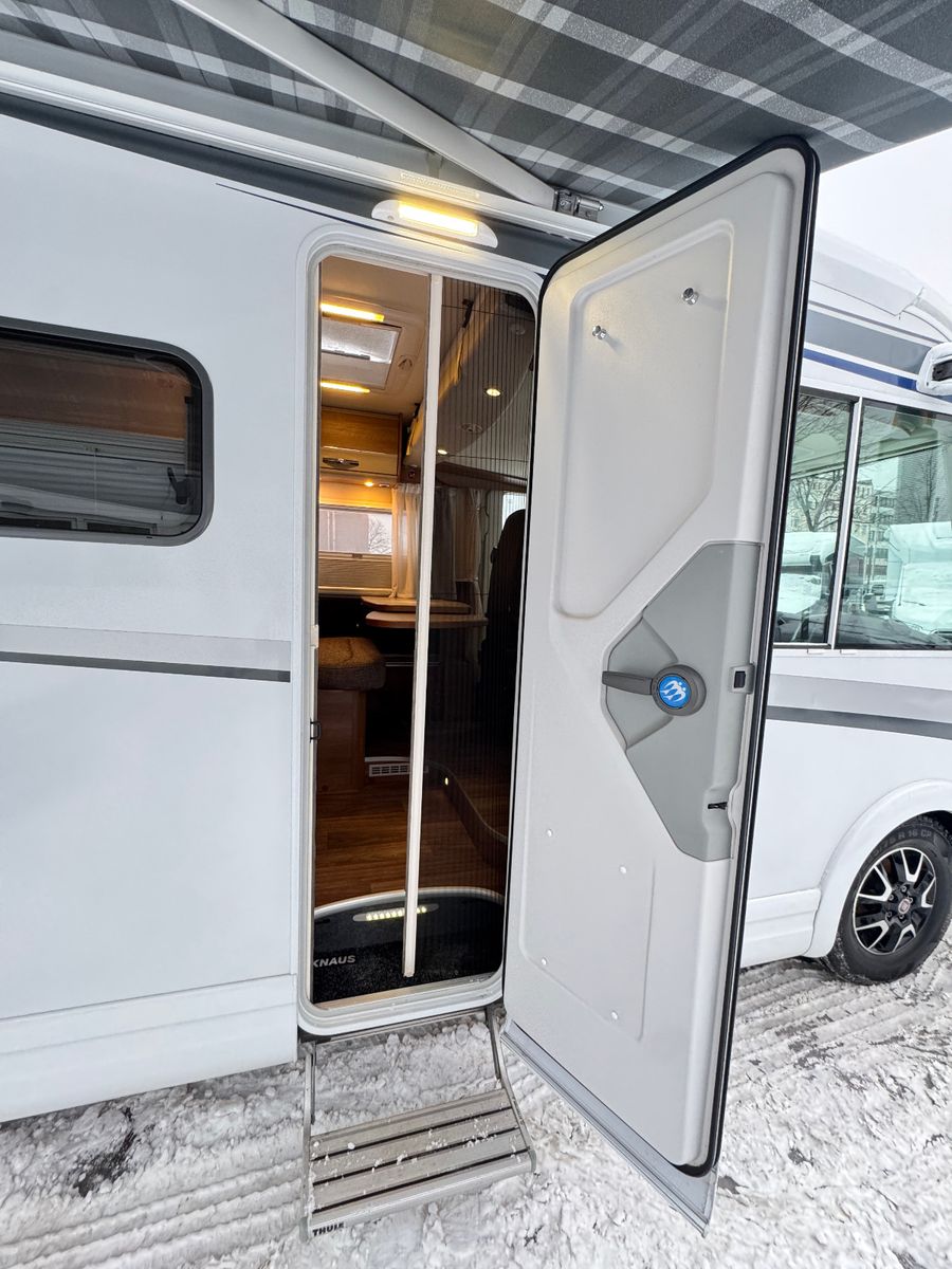 Fahrzeugabbildung Knaus VAN 650 I MEG AUTOMATIK LÄNGSBETT HUBBETT 1.HAND
