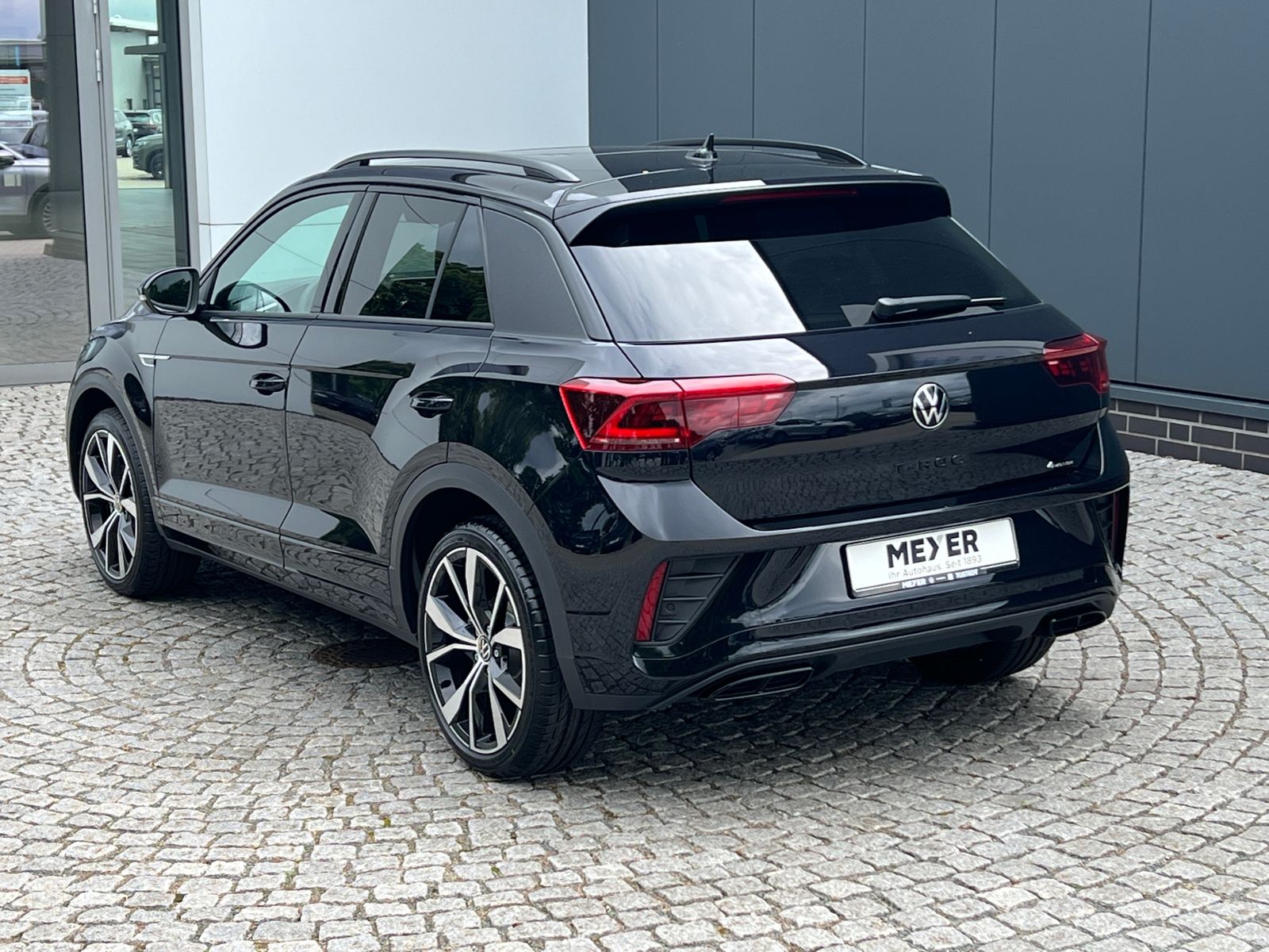 Fahrzeugabbildung Volkswagen T-Roc R-Line 2.0 TSI DSG 4MOTION *AHK, IQ.Light,