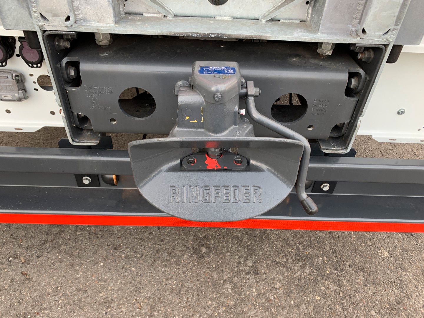 Fahrzeugabbildung DAF FAN XD 450 Baustoff mit Kran