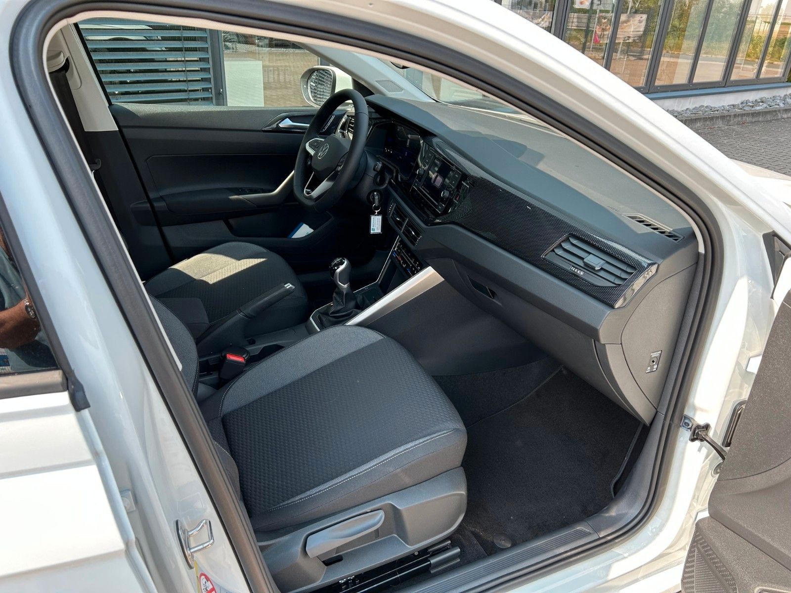 Fahrzeugabbildung Volkswagen Taigo Life 1.0 TSI ACC Alu SHZ Digital Cockpit