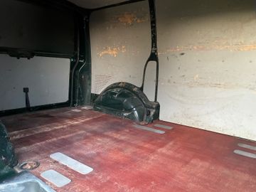 Volkswagen T6 Transporter - 12