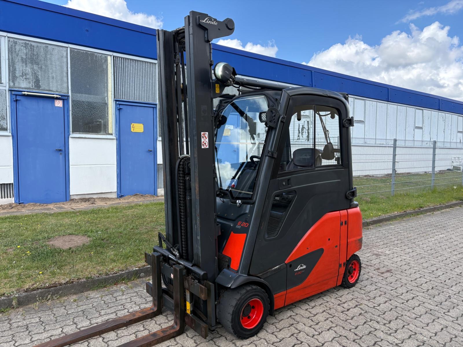 Linde E30PHL Triplex 5775mm Hubhöhe Vollkabine Seitens