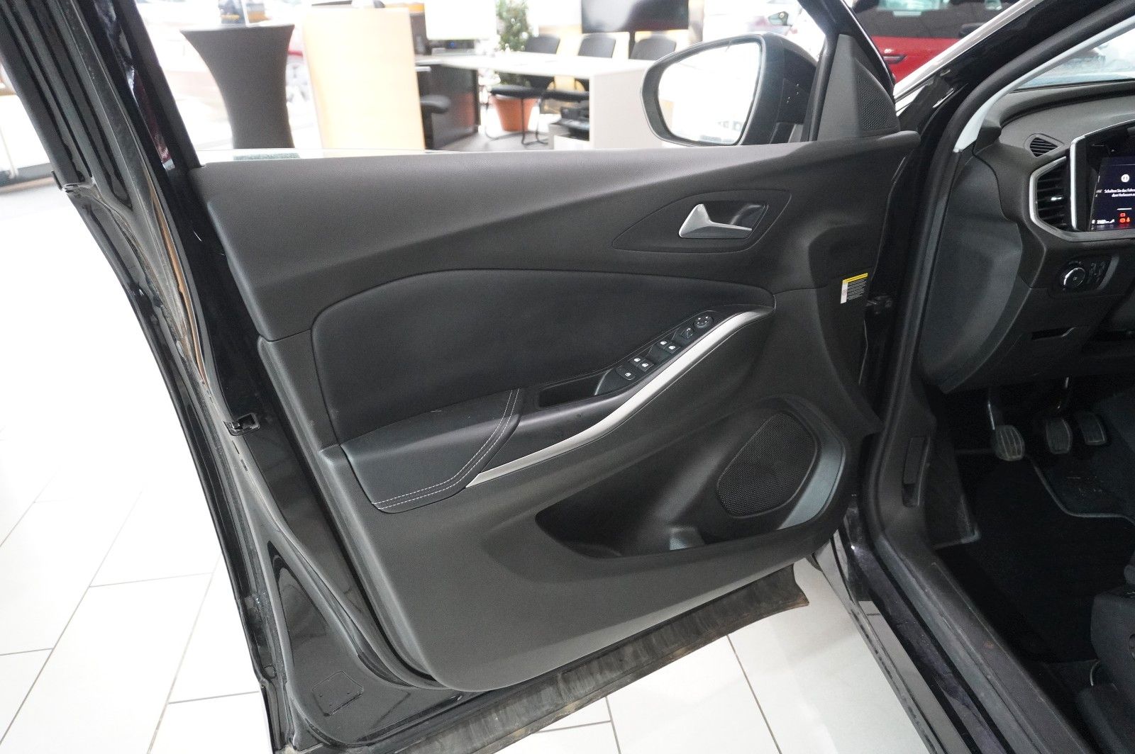 Fahrzeugabbildung Opel Grandland (X) 1.2T GS SPORT NAVI/LED/VIRT./DAB+
