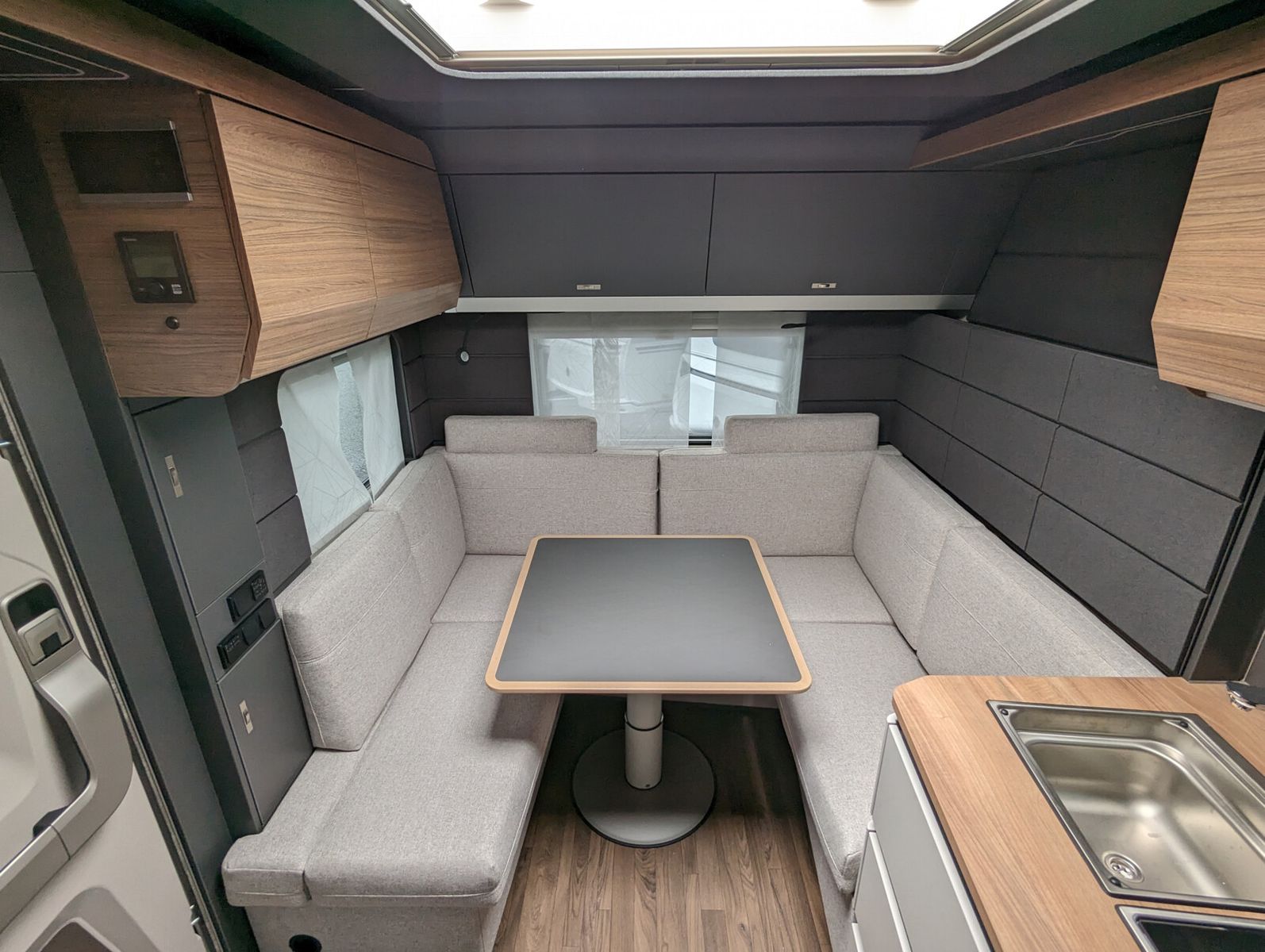 Fahrzeugabbildung Knaus Azur 500 FU Truma 6E, Fussbodenerwärm, LED