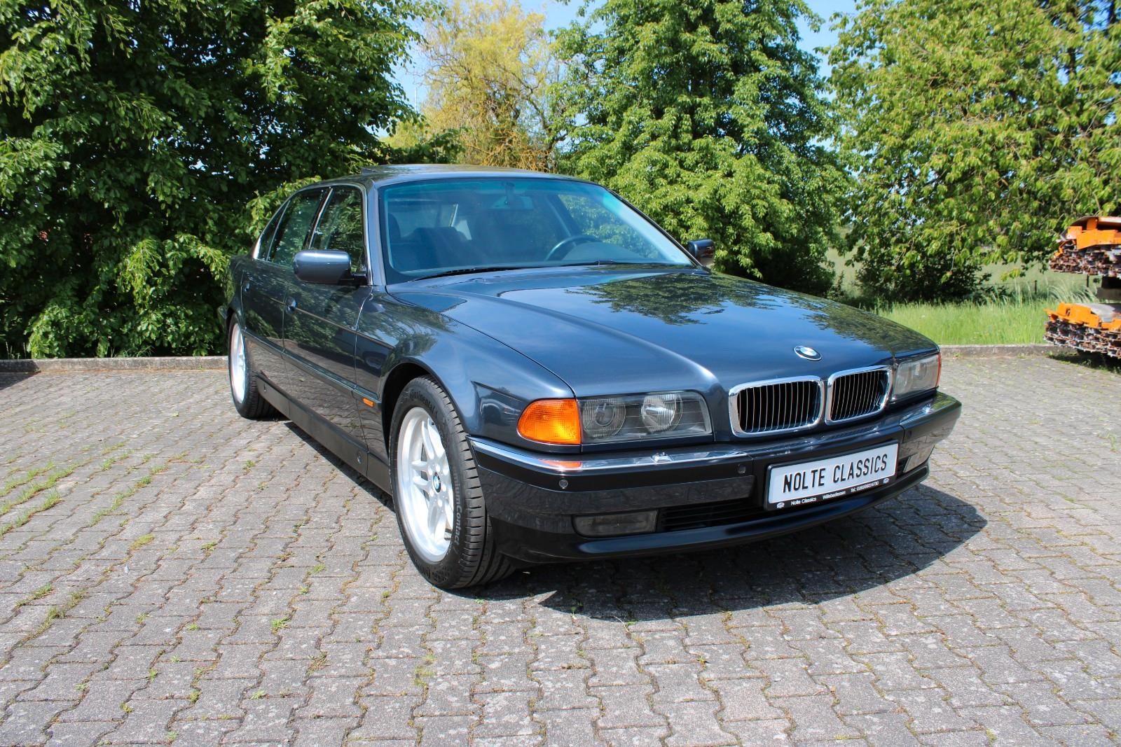 BMW E38 750il *erst 169tkm.* *Vollleder* *H-Kennz.*