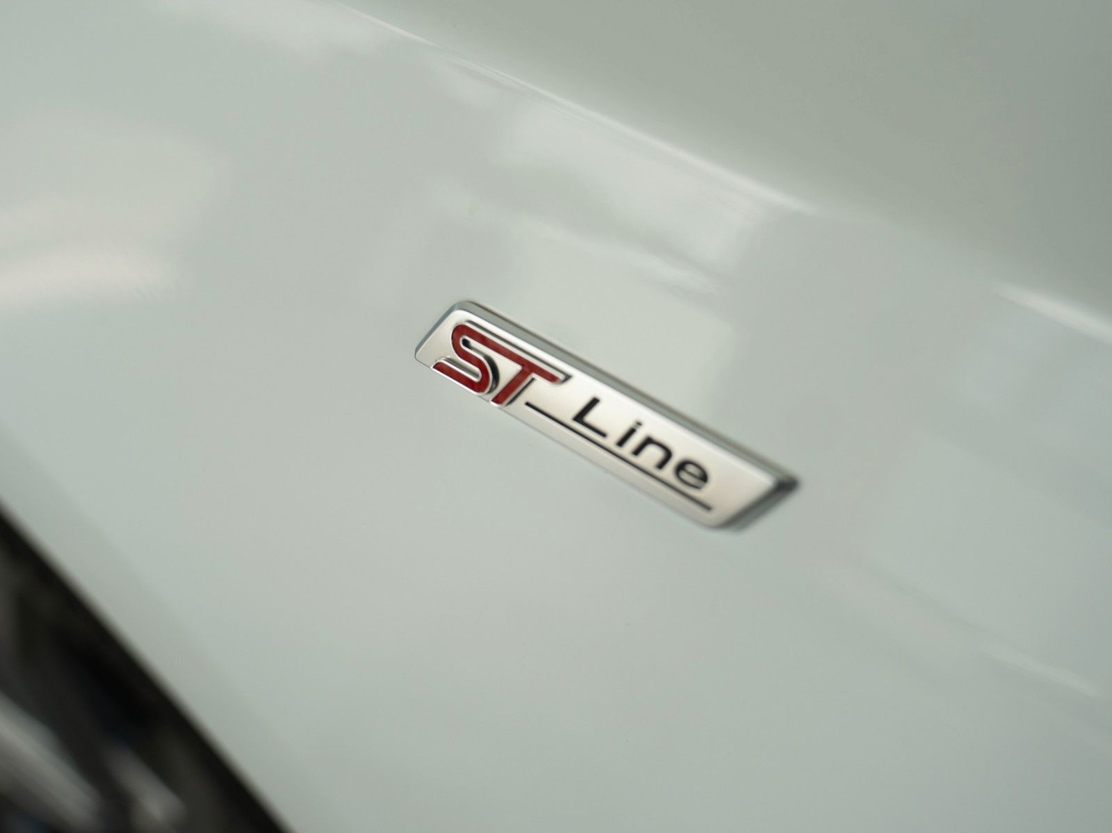 Fahrzeugabbildung Ford Focus Turnier ST-Line AUTOM./WINTER-P./AHK