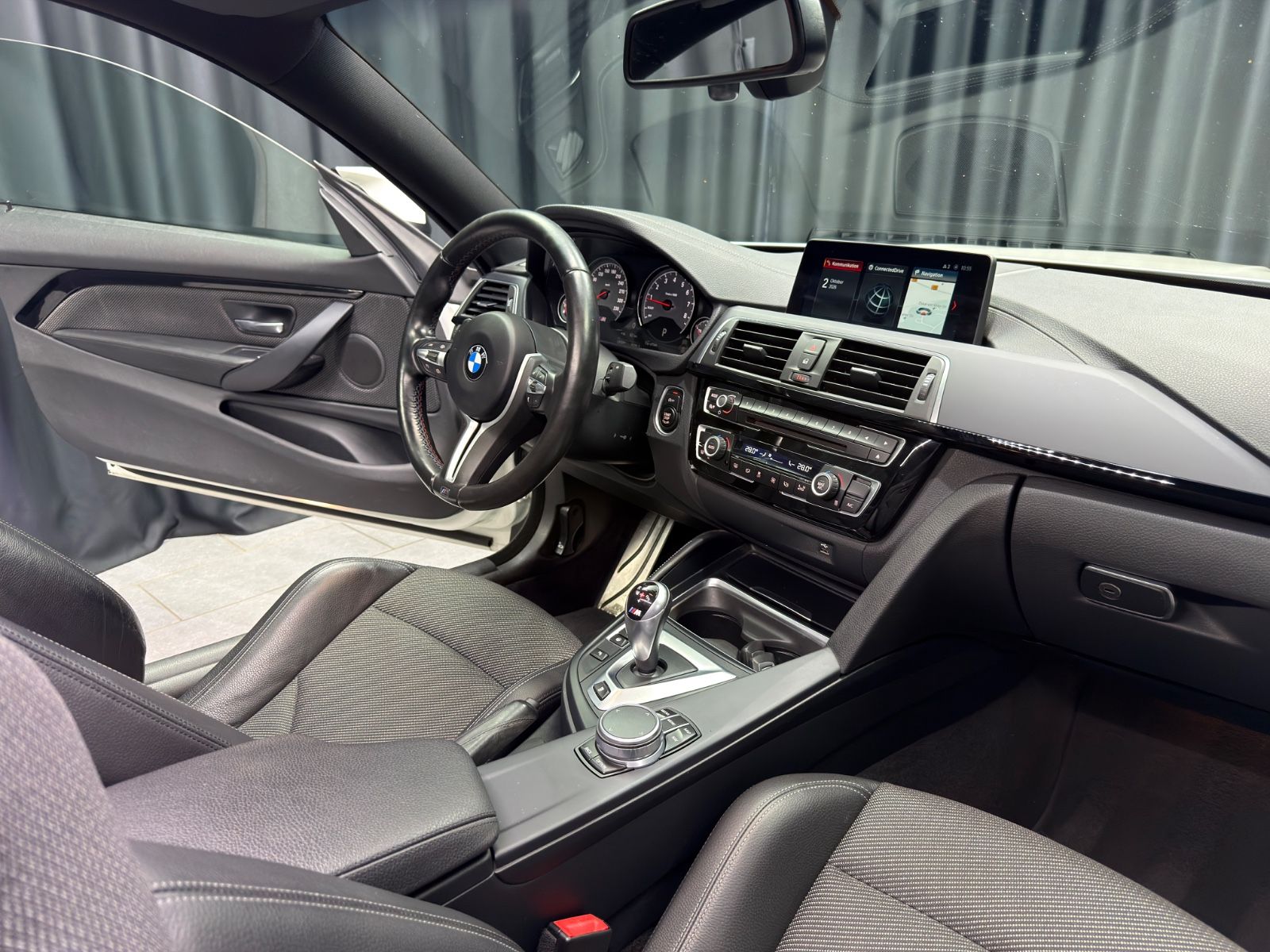 Fahrzeugabbildung BMW M4 Coupe DKG|NAVI|DEUTSCHES FAHRZEUG|LCI