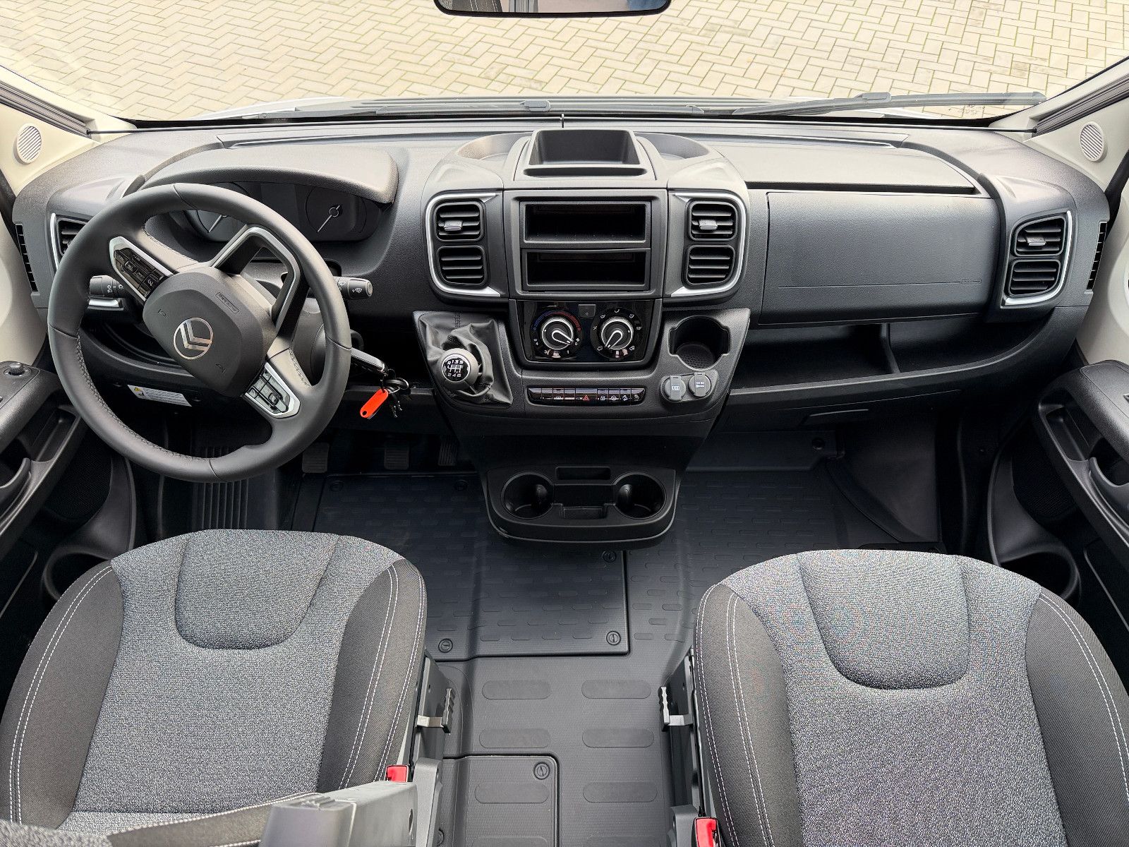 Fahrzeugabbildung Carado V-132 pro+ 7.822 € SPAREN !