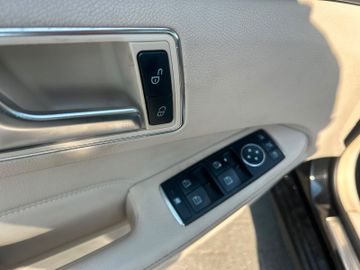 Mercedes E 250 - 11