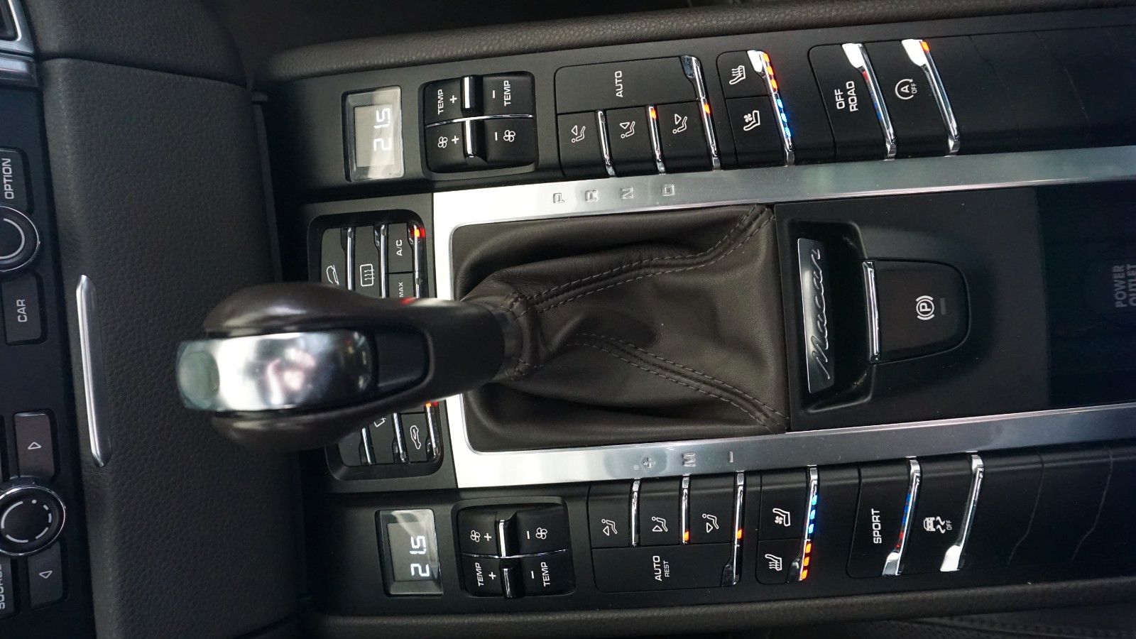 Fahrzeugabbildung Porsche Macan S *SITZBELÜFTUNG*PANORAMADACH*