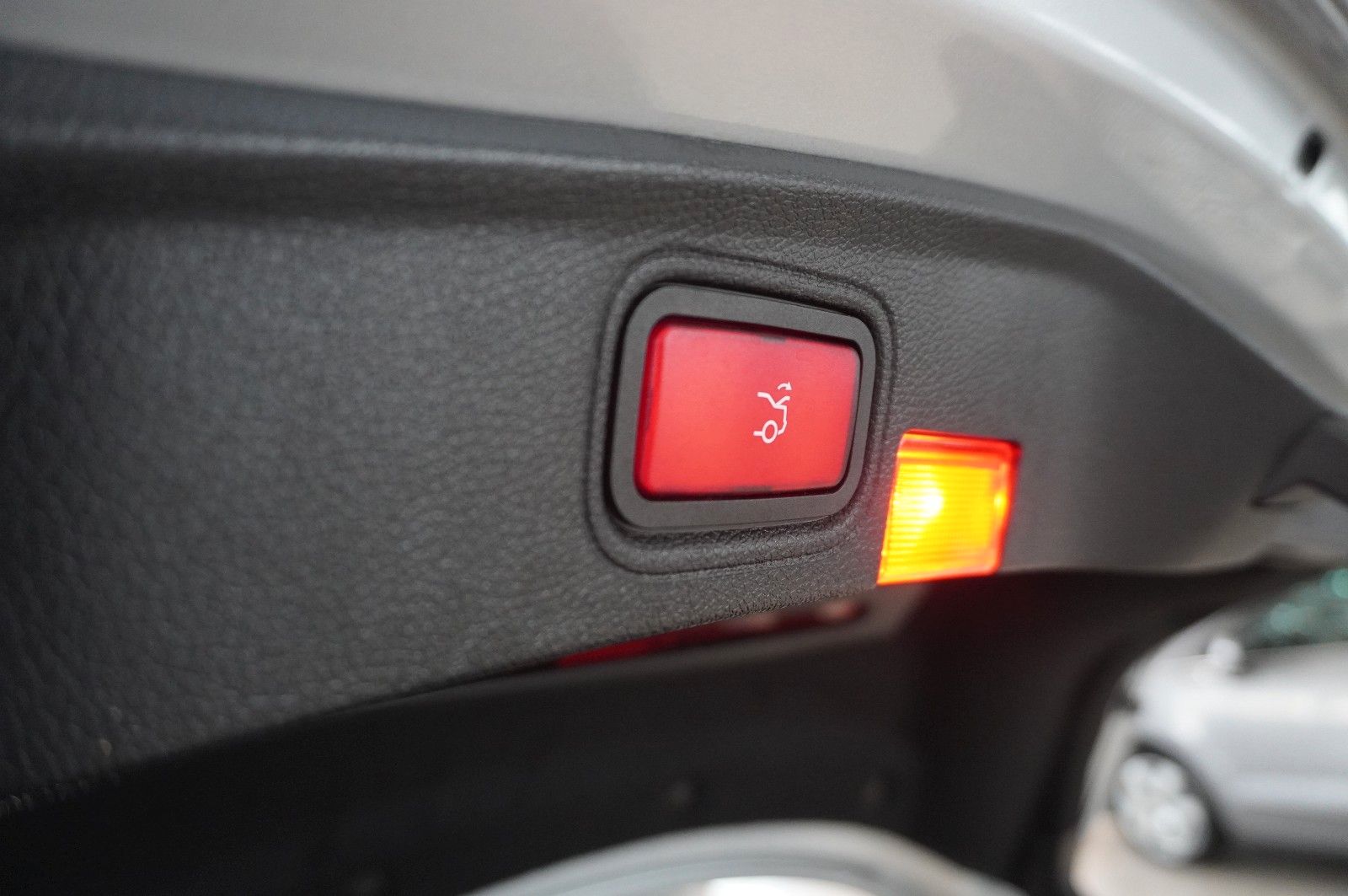 Fahrzeugabbildung Mercedes-Benz C 300 COUPE AMG LINE NAVI/LED/PANO./KAMERA/SPORT