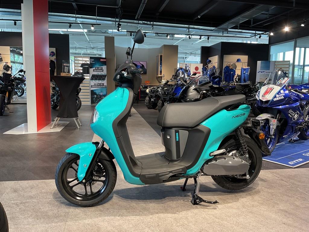 Yamaha Neo's DUAL BATTERY 