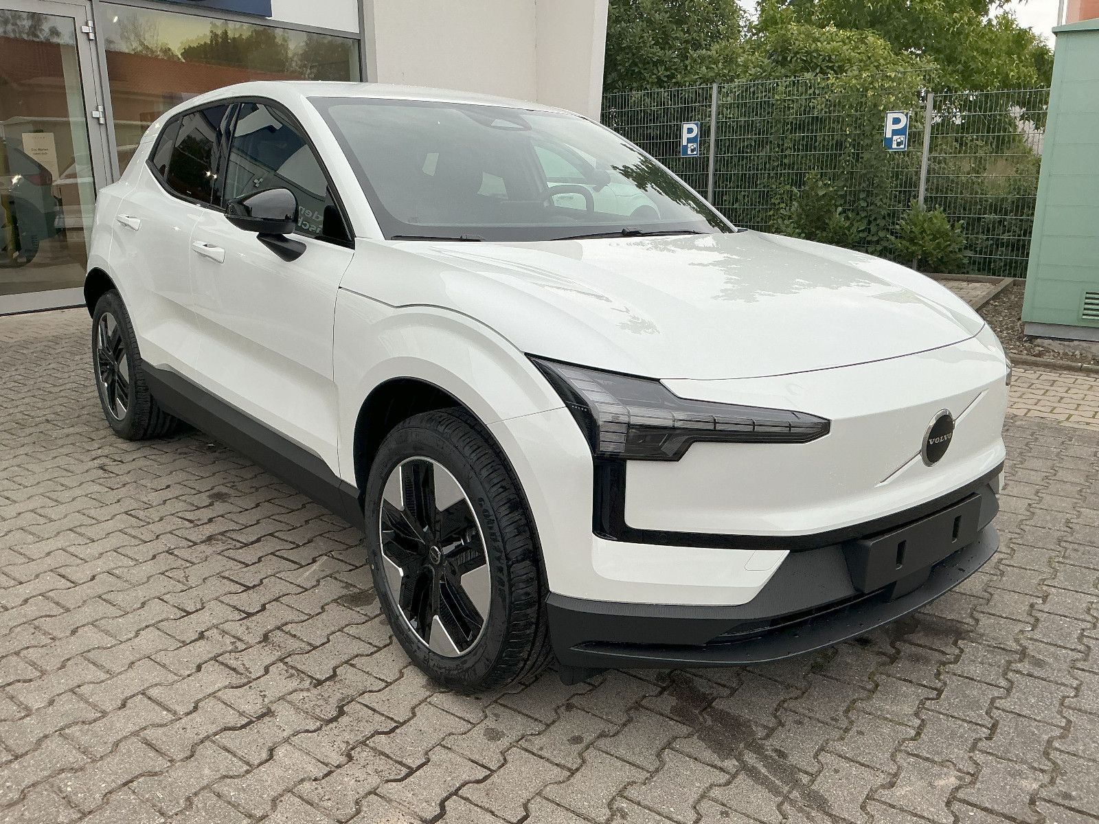 Volvo EX30 Plus 2WD Pure Electric