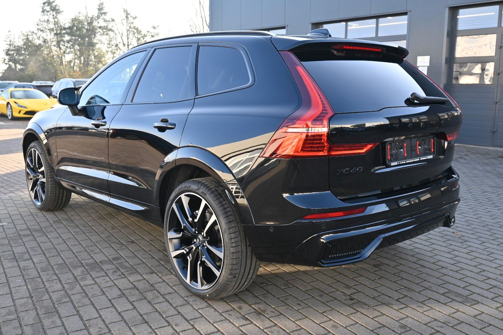 Fahrzeugabbildung Volvo XC60 B5 AWD Ultra Dark*LUFT*360°*ACC*AHK