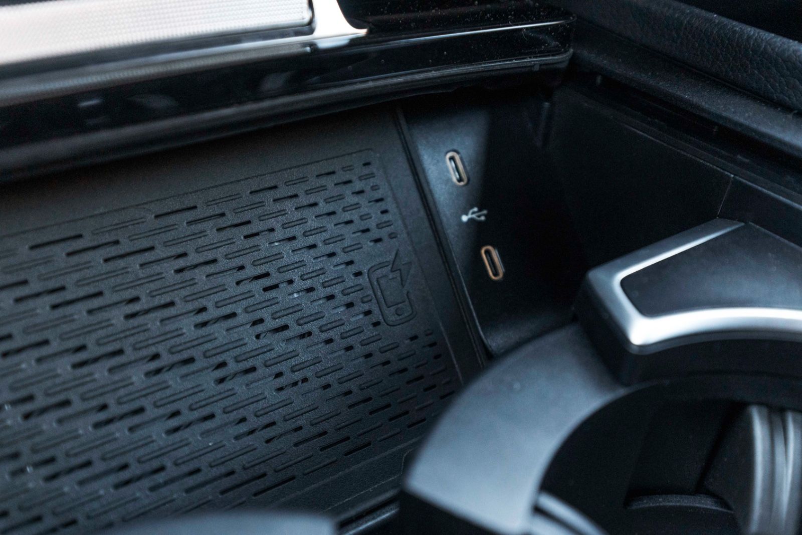 Fahrzeugabbildung Mercedes-Benz GLE 350de 4Matic AMG 3D KAM BURMESTER ACC LUFT