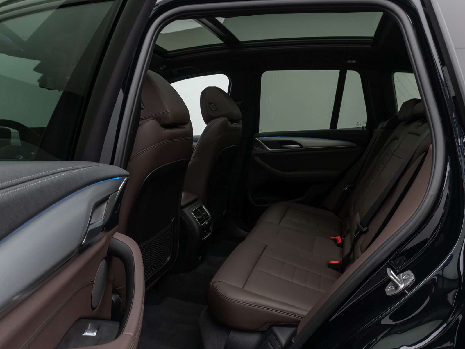 Fahrzeugabbildung BMW iX3 M Sport Impressive Panorama 360°HUD DAB H/K