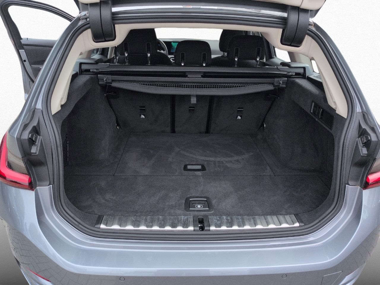 BMW 320d xdrive Touring DA,LED,Navi,PDC,SHZ,Ambient foto 16