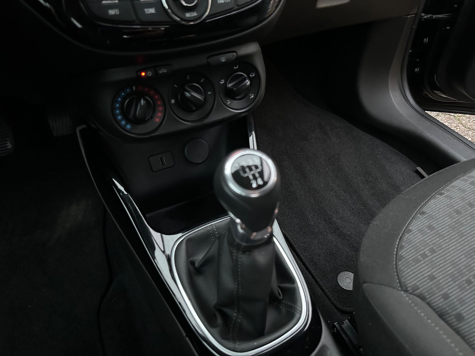 Fahrzeugabbildung Opel Adam 1.4 Jam SHZG/GRA/BT/GJR