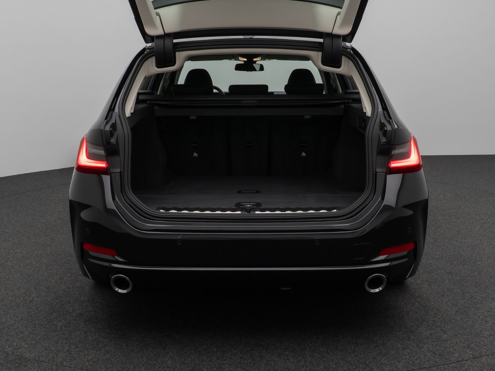 Fahrzeugabbildung BMW 320d Kamera DAB Sportlenkrad Komfort AHK Alarm