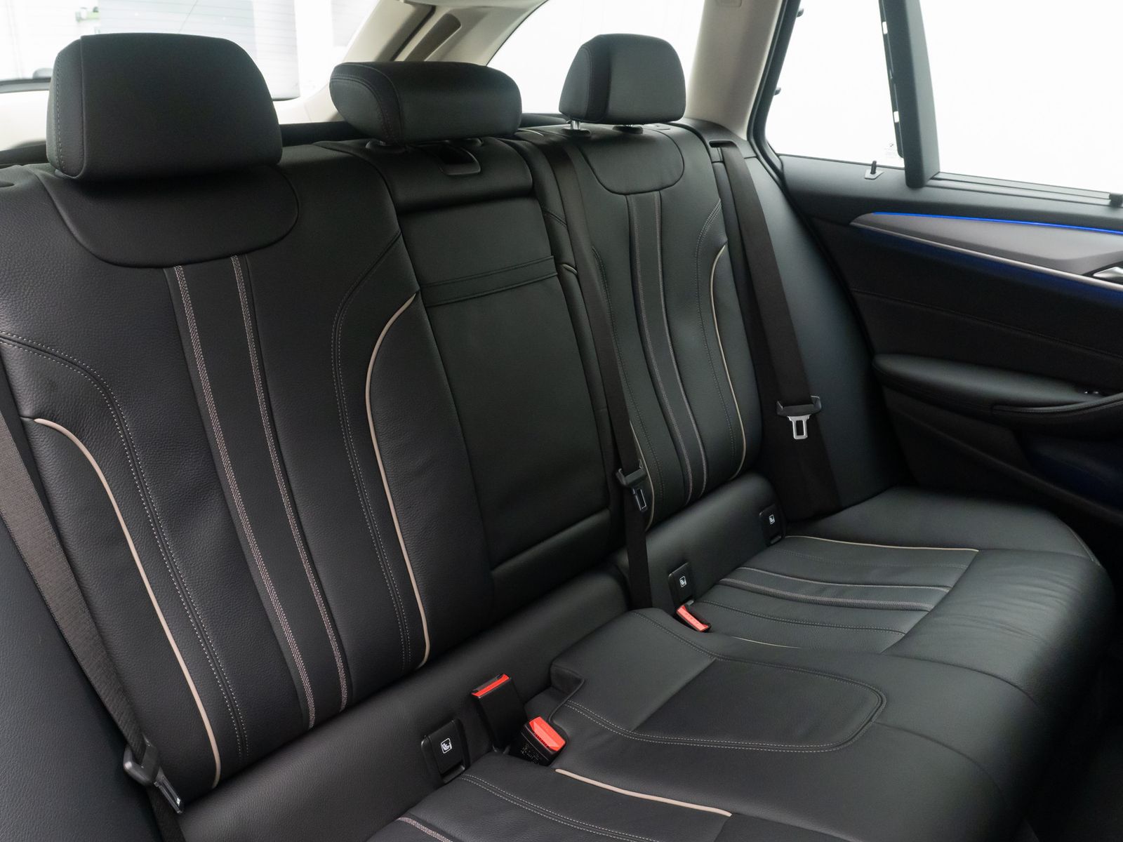 Fahrzeugabbildung BMW 520d Alarm DAB HUD Kamera 4xKlima Leder Komfort