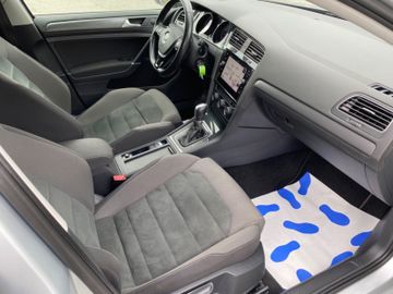 Volkswagen Golf - 10