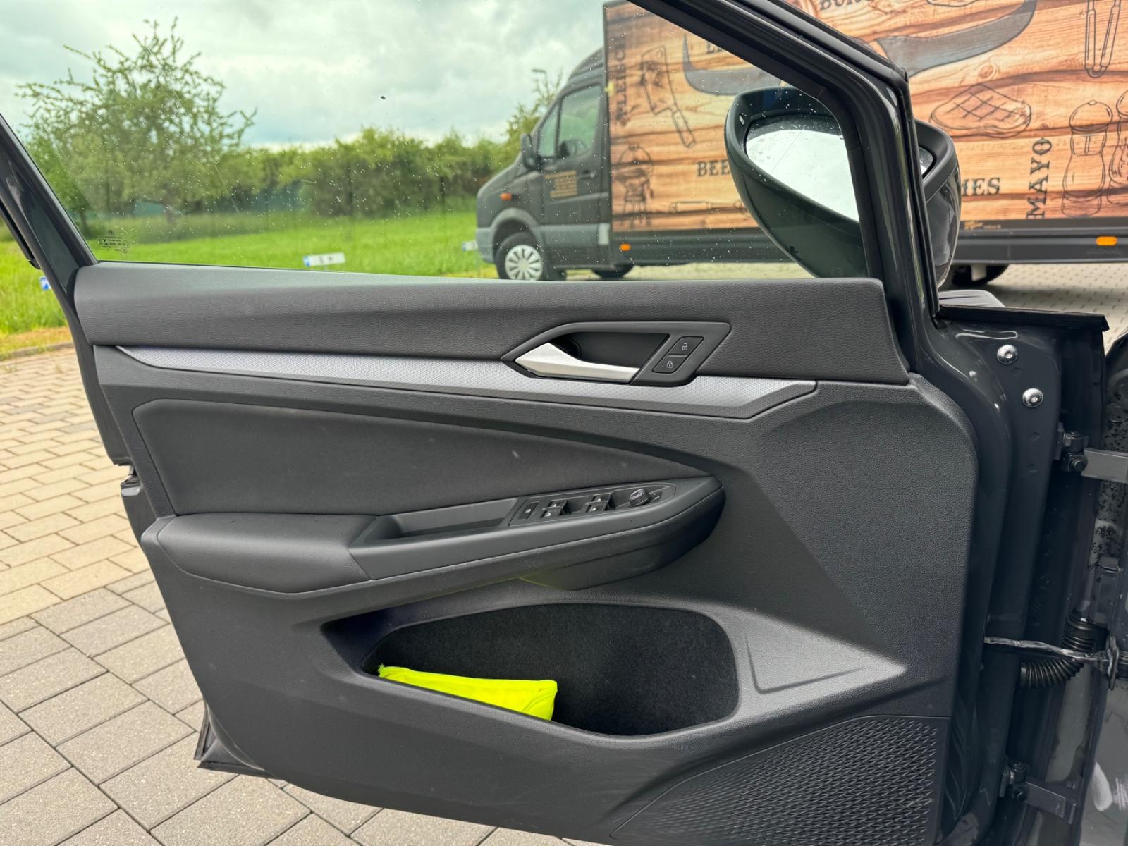 Volkswagen Golf VIII 1.0 eTSI Active NAVI*KLIMATRONIK*MTL* — 20