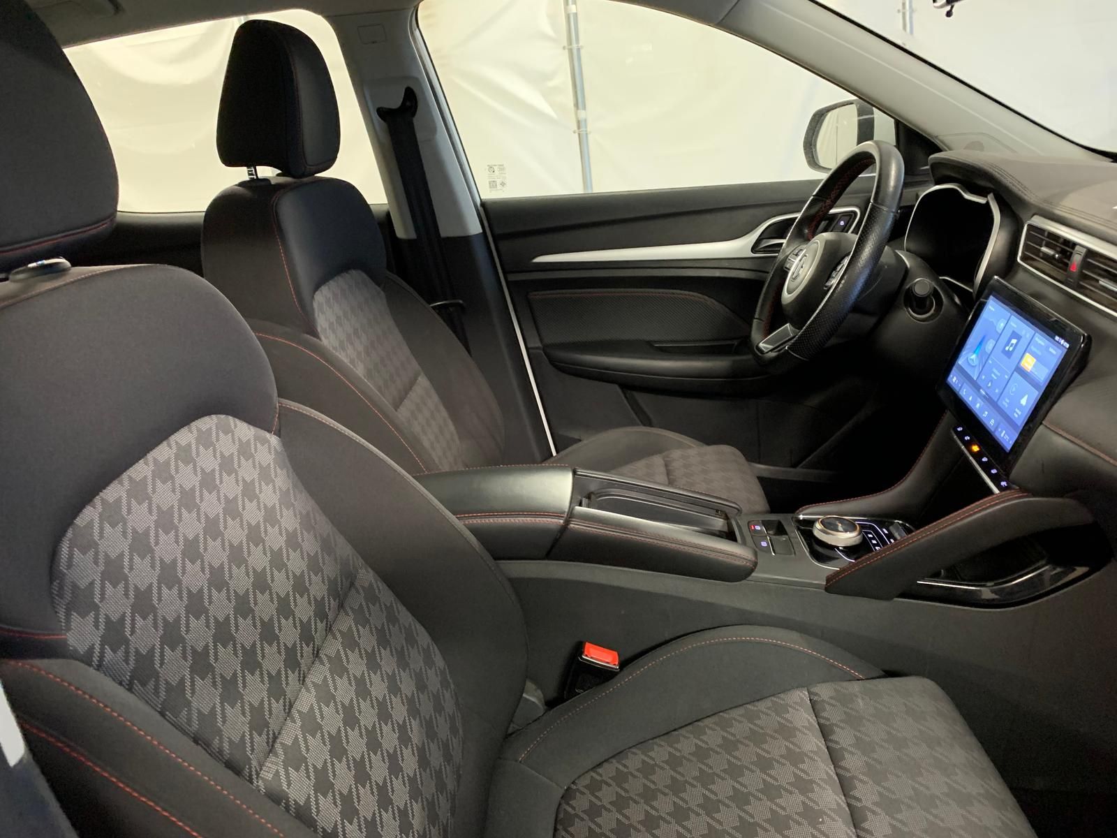 MG ZS EV Comfort LED FahrAss+DigTacho Kam imagem 3