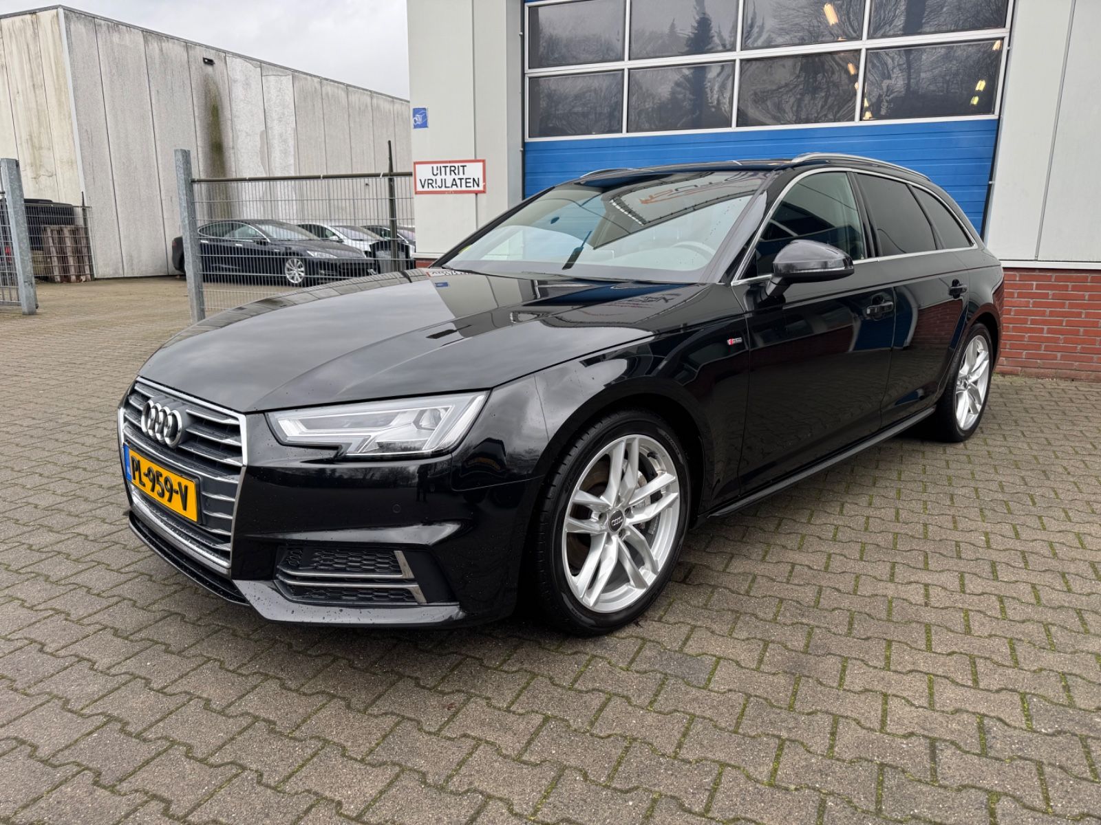 AUDI A4 Avant 2.0 TDI Aut. * S Line Plus* Pano*