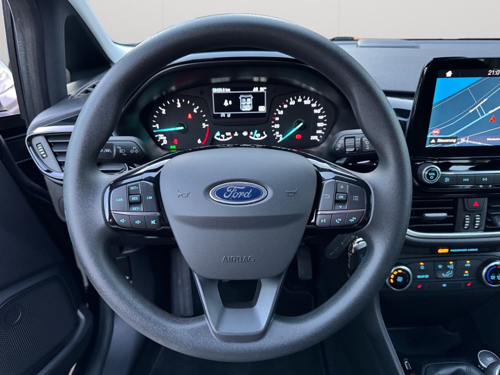 Fahrzeugabbildung Ford Fiesta Cool & Connect*PDC*Navi*Klima*SZH*SH gepf