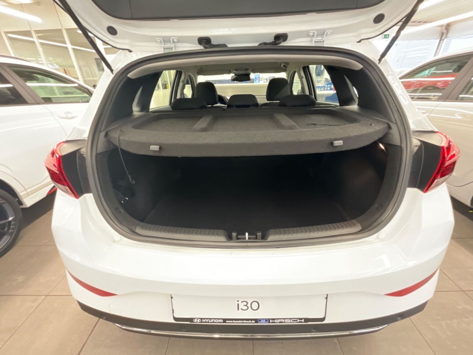 Fahrzeugabbildung Hyundai i30 FL 1.5 Turbo M/T TREND LED-Paket, Navi Komf