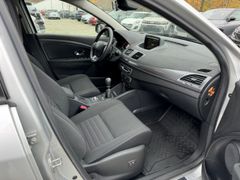 Fahrzeugabbildung Megane III Limited 1.2 TCe 115 nur 5000 km!!