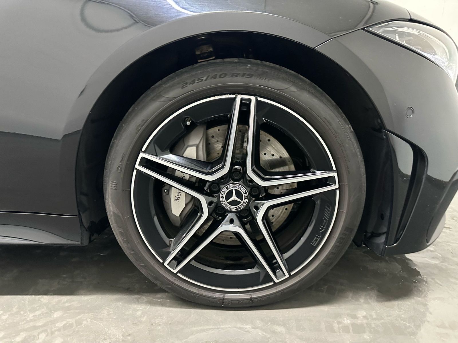Fahrzeugabbildung Mercedes-Benz CLS 300 d 4MATIC AMG-LINE*NIGHT*KAMERA*AMBILI*