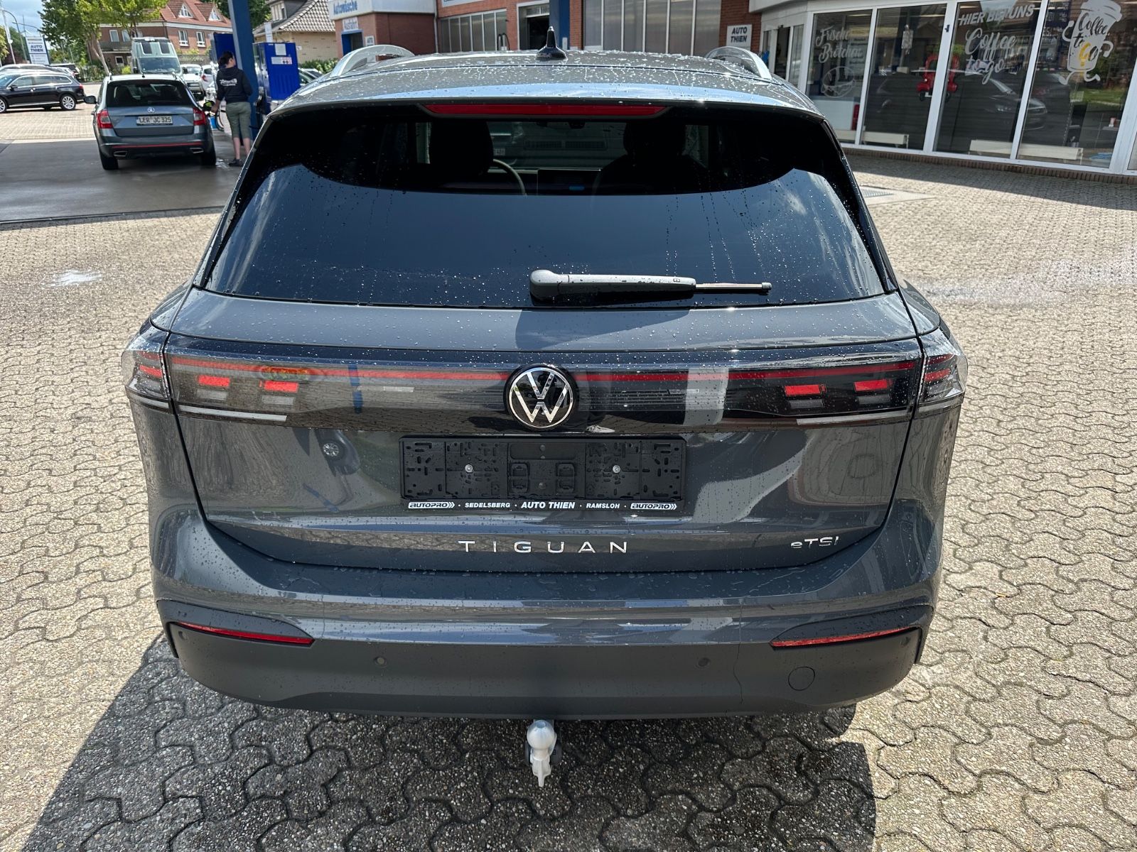 Fahrzeugabbildung Volkswagen Tiguan 1.5 eTSI Life DSG Navi/AHK/ACC/LED/SHZG