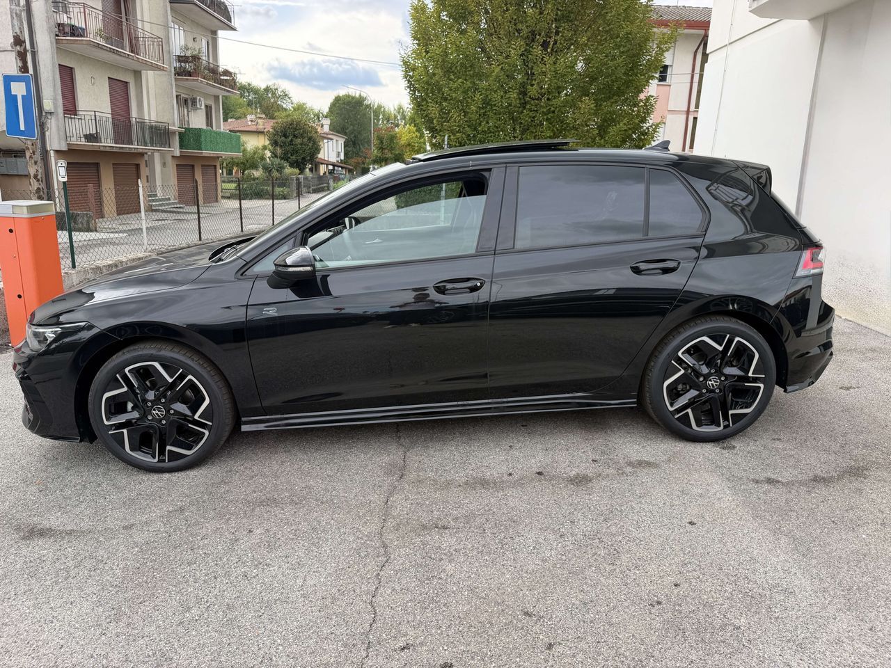 Volkswagen Golf Golf 1.5 etsi R-Line 150cv dsg imagem 3