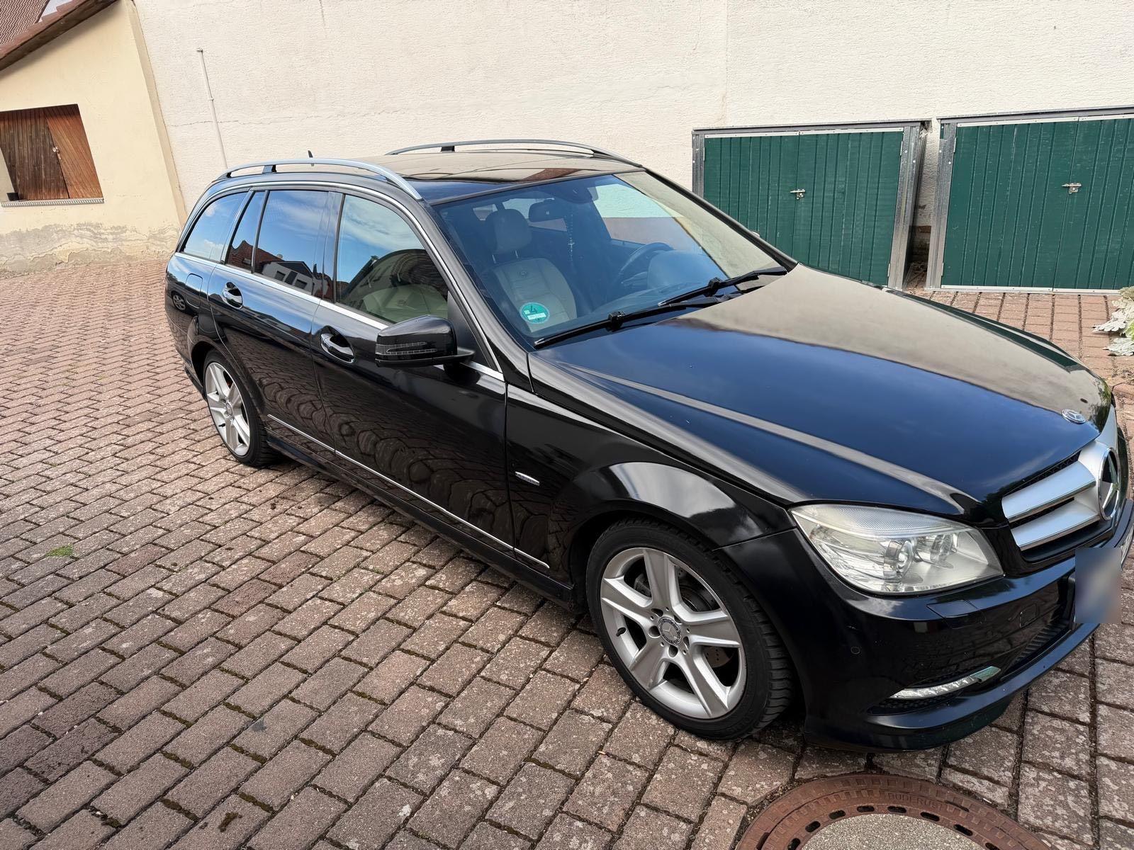 Mercedes-Benz C250 2011 — rear view