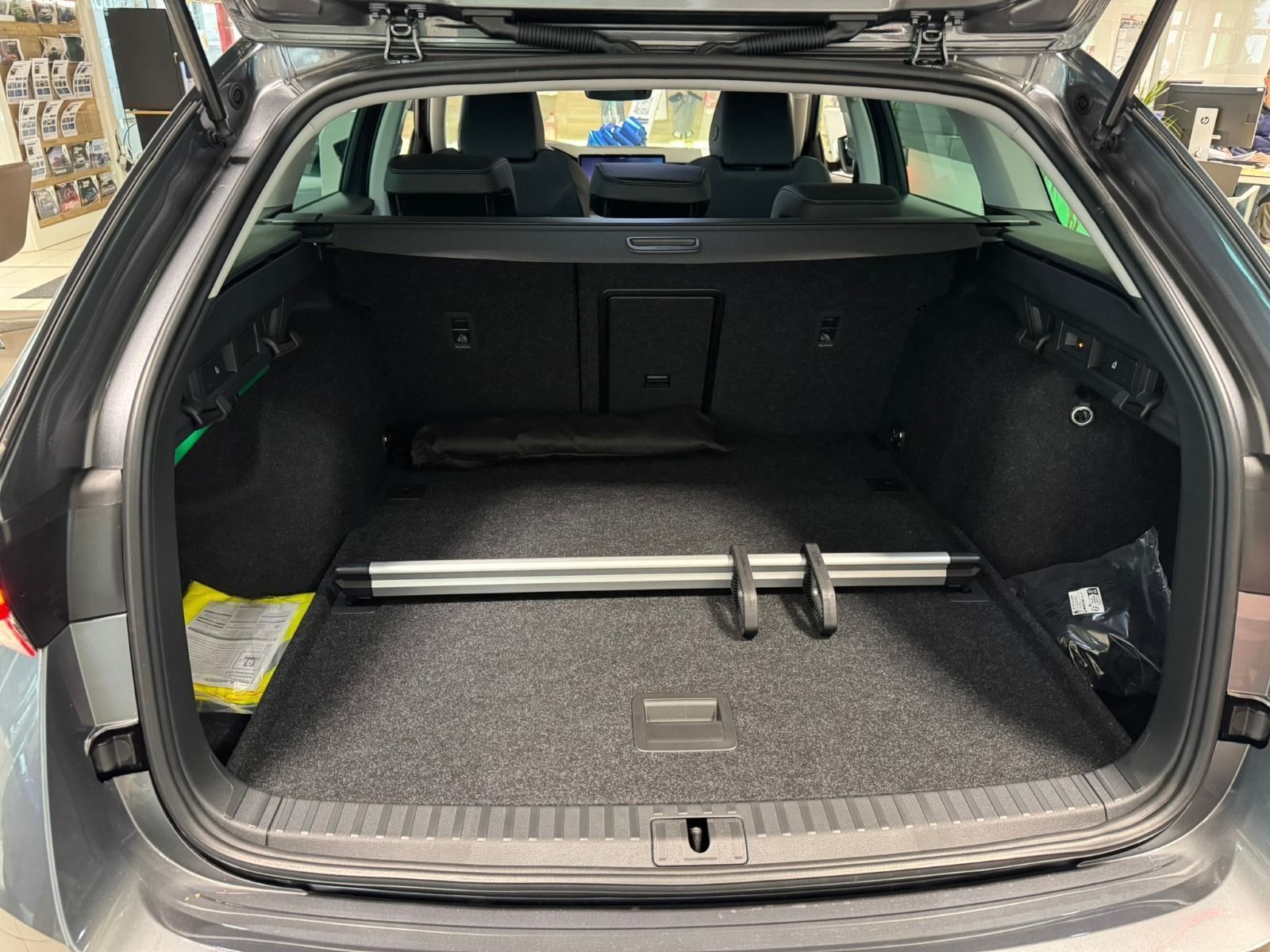 Fahrzeugabbildung SKODA Octavia Combi 2.0TDI DSG*RFK*AHK*NAVI*Head-Up