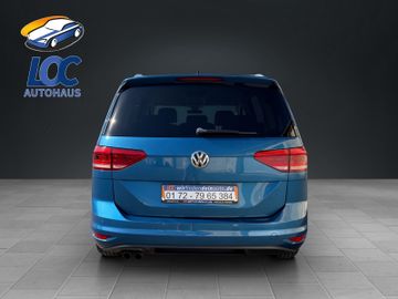 Volkswagen Touran - 4