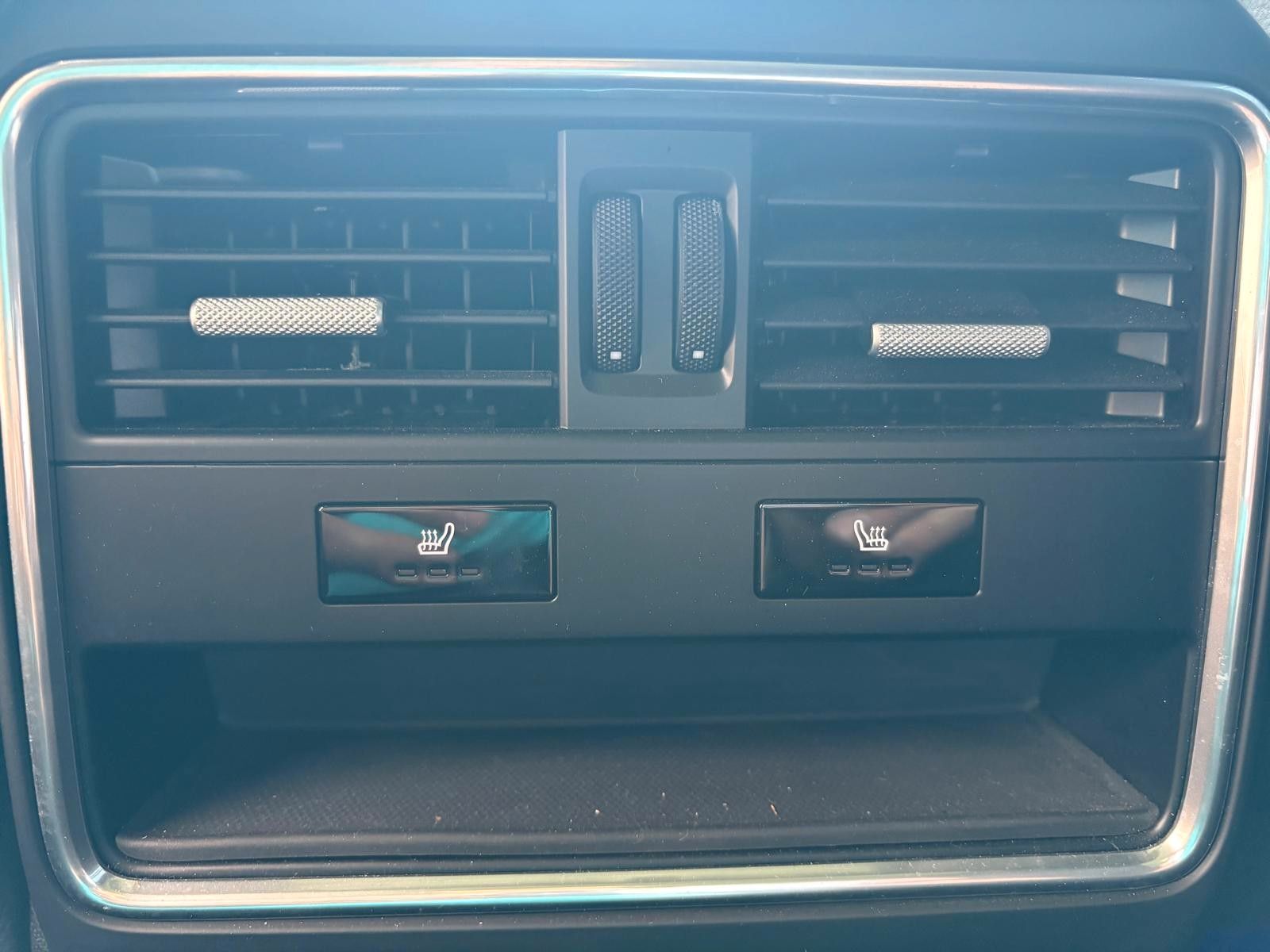 Fahrzeugabbildung Porsche Cayenne, pano, luft volleder ahk,21 zoll, stdhz