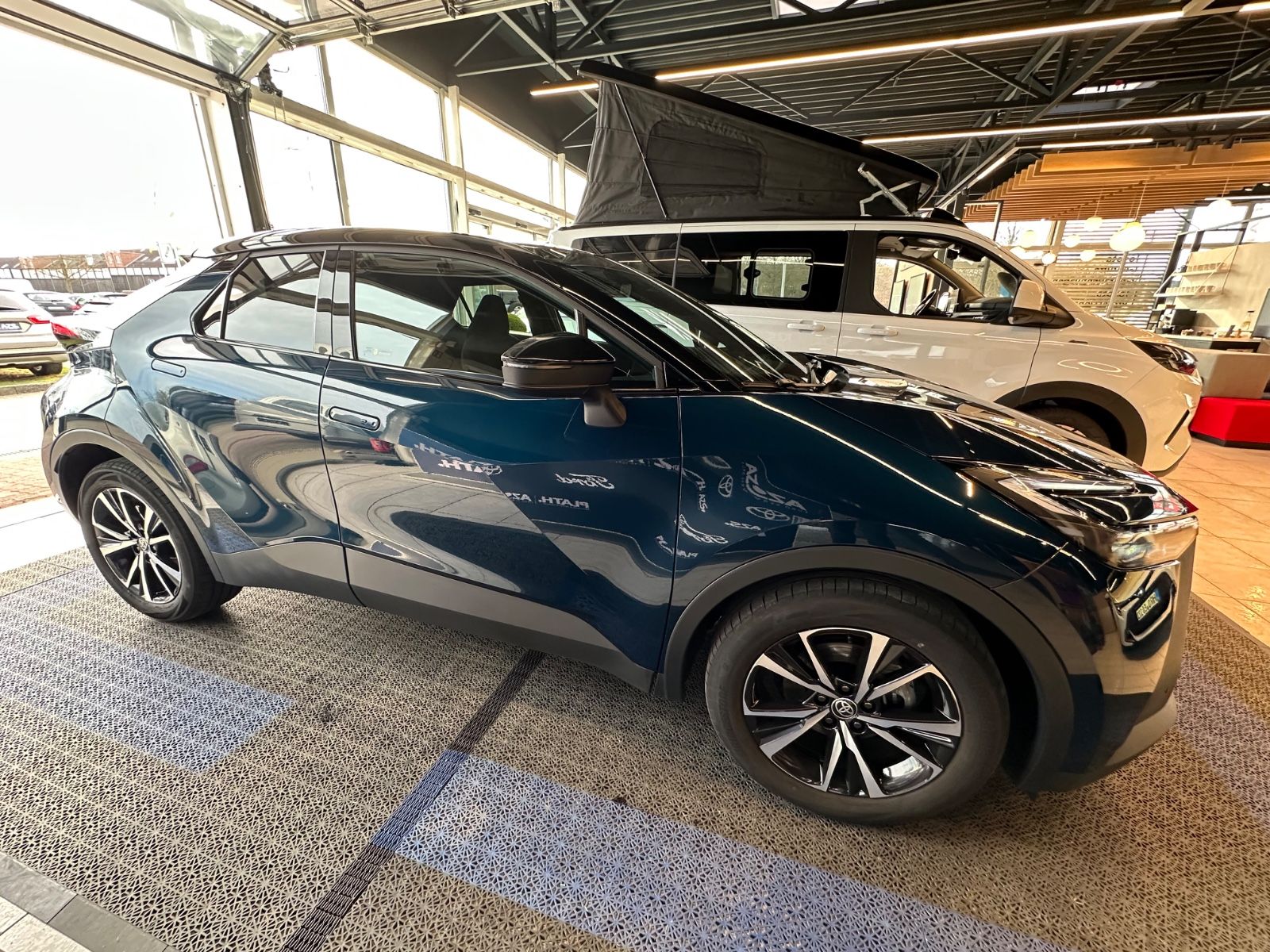 Toyota C-HR Hybrid FWD Team Deutschland - Technik Paket foto 4