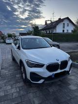 BMW X1 sDrive18i Automatik | 52.000 km | 8-fach  - BMW: 5.0