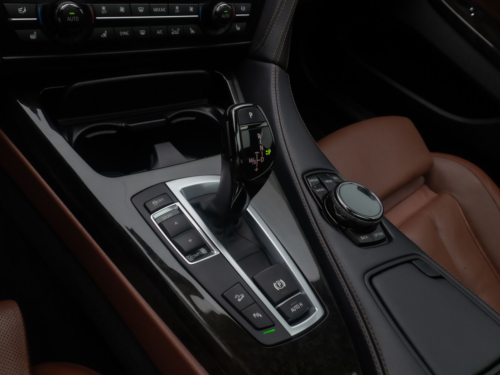Fahrzeugabbildung BMW 640i xD Coupé M Sport H/K Kamera HUD SoftCl 19"