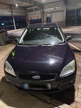 Ford Focus 1.6 Automatik  Top Anfängerauto - Ford Focus aus 2005: Kombi