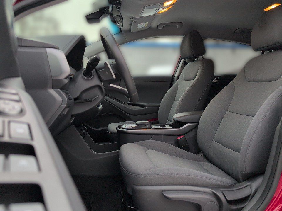 Fahrzeugabbildung Hyundai IONIQ EV STYLE GARANTIE NAV+INFINITY+CARPLAY+KAM