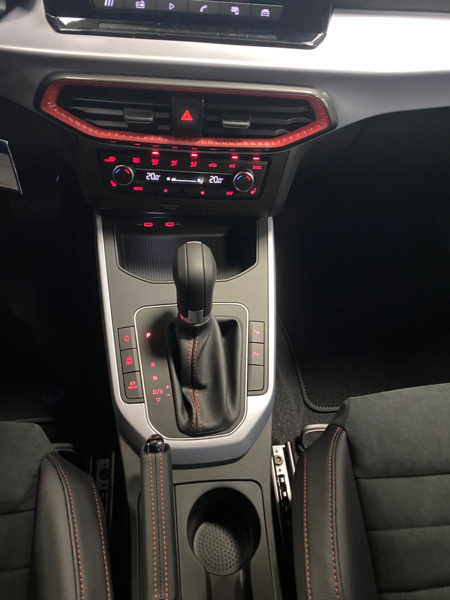 Fahrzeugabbildung SEAT Arona 1.0 TSI FR Garantie 2030+voll LED++KAMERA+