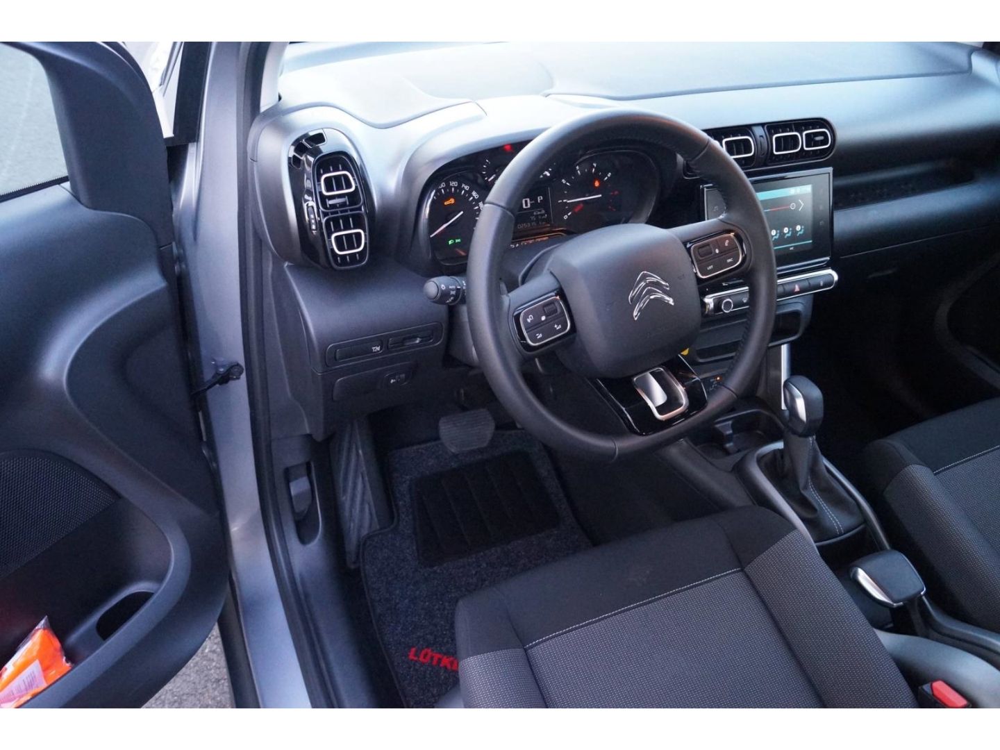 Fahrzeugabbildung Citroën C3 Aircross Feel Pack 1.2 PT 130 EAT6  Navi